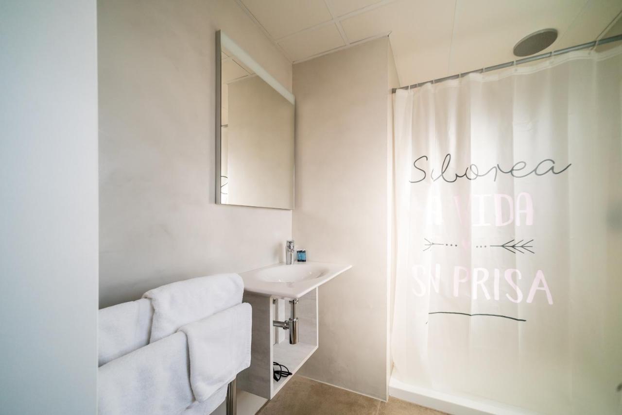 El Pi De Sant Just - Habitacions I Apartaments Экстерьер фото